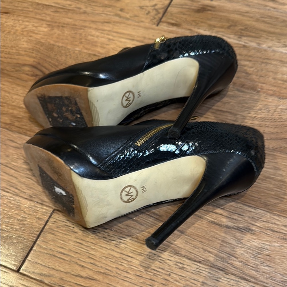 MICHAEL KORS Black Leather Ankle Boots - Picture 3 of 3